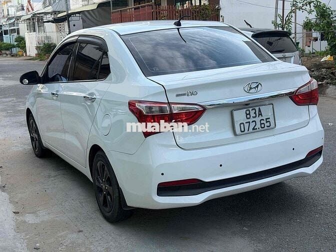 Hyundai I10 Sedan 2018 Trắng Sàn 5 chỗ