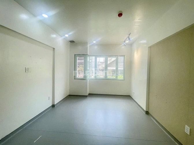 nhà 6 PHÒNG NGỦ 3,6X15 SƯ VẠN HẠNH. hẻm xe hơi