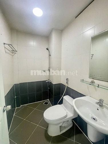 nhà 6 PHÒNG NGỦ 3,6X15 SƯ VẠN HẠNH. hẻm xe hơi