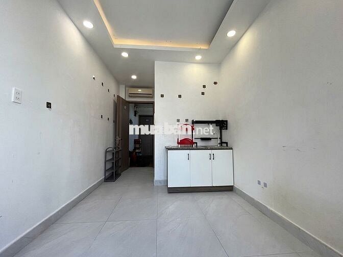 PHÒNG CỬA SỔ TRỜI NGAY MẶT TIỀN LÊ ĐỨC THỌ
