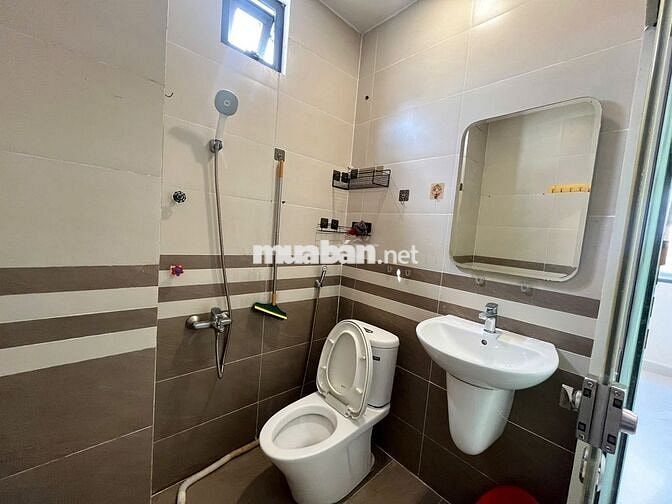 PHÒNG CỬA SỔ TRỜI NGAY MẶT TIỀN LÊ ĐỨC THỌ
