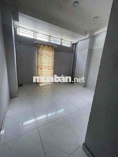 Nhà đẹp rộng rãi thích hợp kinh doanh, D8, p16, Gv