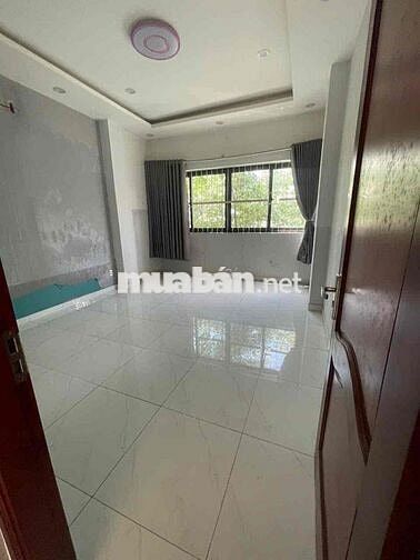 Nhà đẹp rộng rãi thích hợp kinh doanh, D8, p16, Gv