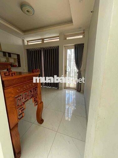 Nhà đẹp rộng rãi thích hợp kinh doanh, D8, p16, Gv