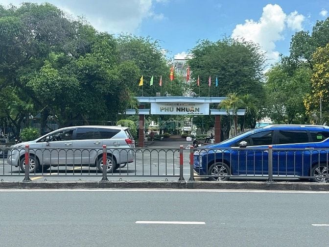 Bán tòa nhà 8L 209m2 ngang 11m+hầm TN135tr MTKD Nguyễn Văn Đậu 43.8 tỷ