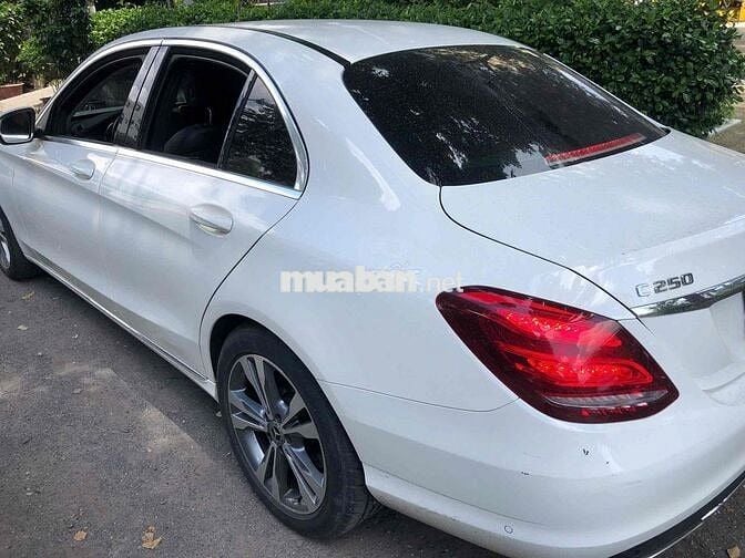Mercedes-Benz C250 2017 Trắng 45.000 dặm