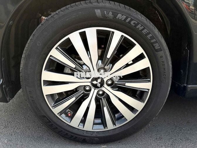 Outlander CVT 2023