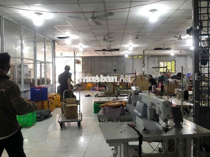 KHO HƠN 700m nền gạch trần la phong. Giá mềm 20tr
