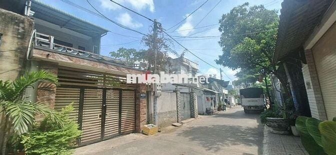 Cho thuê nhà 1 trệt 1 lầu , 3PN. Đường GS18. P. Dĩ An, Giá 10 triệu/th