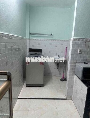 Nhà gác lửng nội thất cơ bản gần Đh FPT,làng đại học