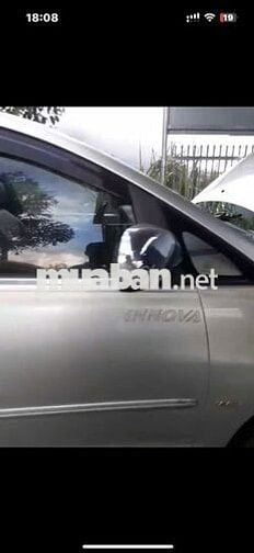 Toyota Innova 7 chỗ màu Bạc
