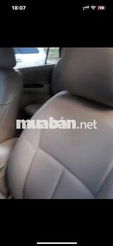 Toyota Innova 7 chỗ màu Bạc