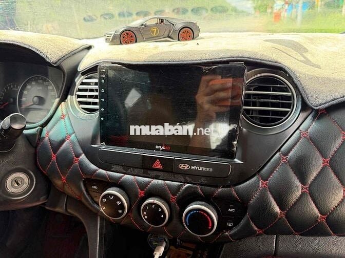 Hyundai I10 Hackback 2015 Trắng