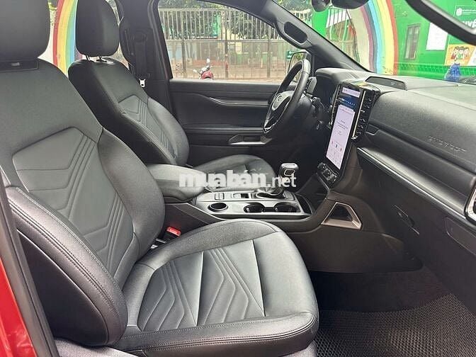 Ford Everest Titanium 1 cầu 2023 40000 km Cam