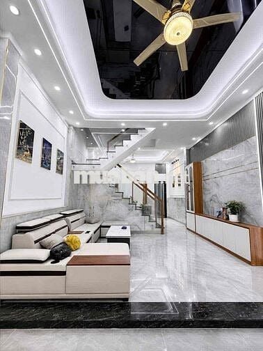 Giảm sốc 300tr !!! Bán Gấp Nhà Ngay Ngã Tư  Bến Cá