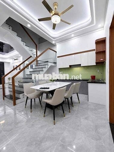 Giảm sốc 300tr !!! Bán Gấp Nhà Ngay Ngã Tư  Bến Cá