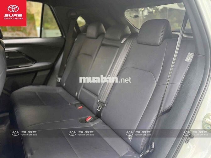 Toyota Yaris Cross 2024 trắng nóc đen odo 23.000Km