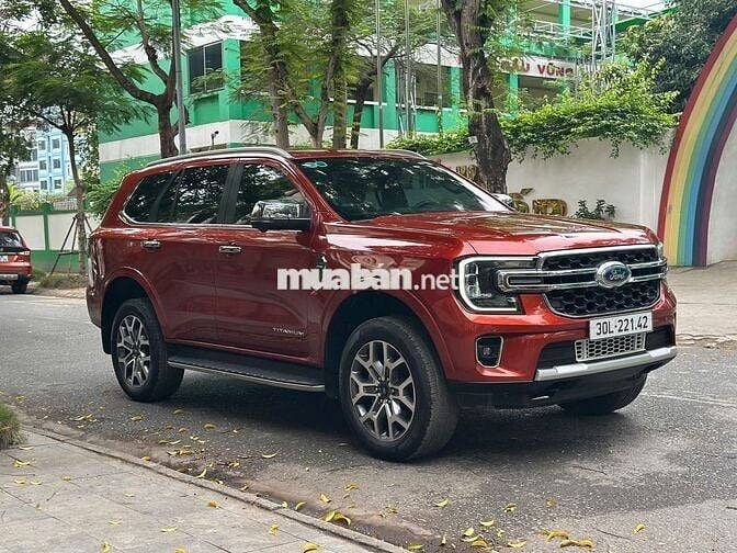 Ford Everest Titanium 1 cầu 2023 40000 km Cam