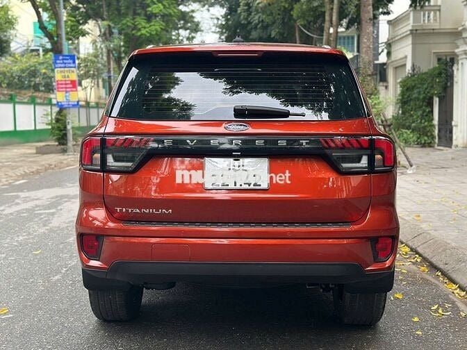 Ford Everest Titanium 1 cầu 2023 40000 km Cam