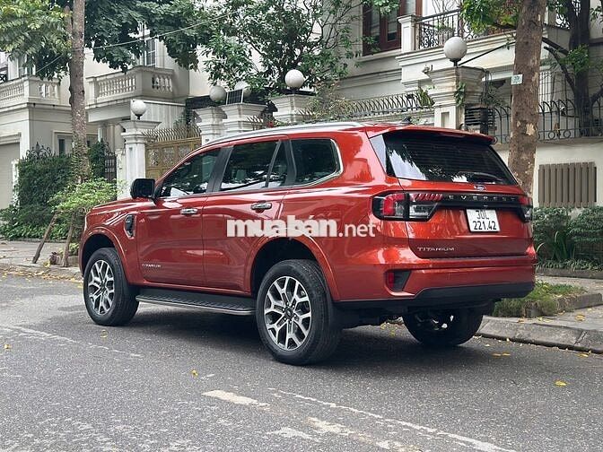 Ford Everest Titanium 1 cầu 2023 40000 km Cam