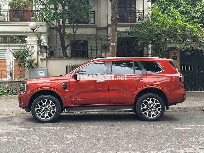 Ford Everest Titanium 1 cầu 2023 40000 km Cam