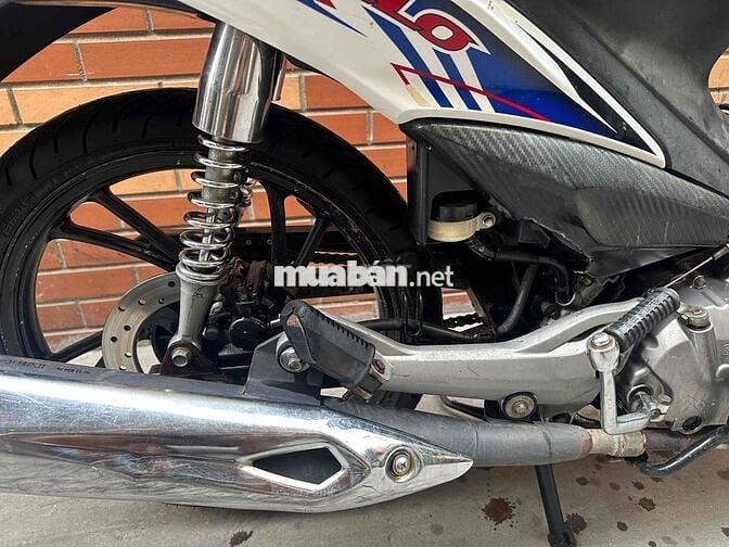 Suzuki Axelo 125 Xanh trắng Zin