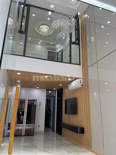 Bán nhà hẻm 5m - 410 CMT8 - 136m2 sàn, có thang máy, chỉ 9 tỷ