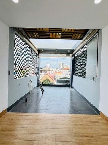 Bán nhà hẻm 5m - 410 CMT8 - 136m2 sàn, có thang máy, chỉ 9 tỷ