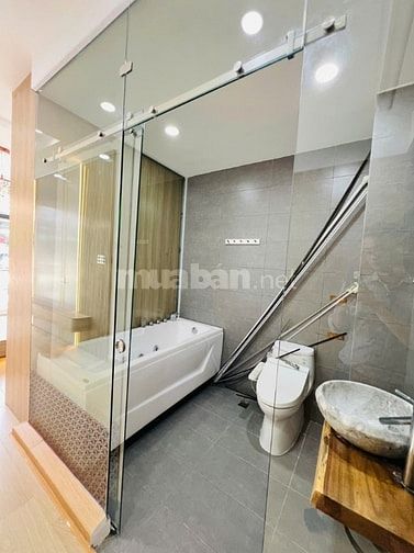 Bán nhà hẻm 5m - 410 CMT8 - 136m2 sàn, có thang máy, chỉ 9 tỷ