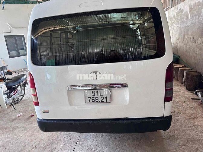 Toyota Hiace Van 2010 Trắng