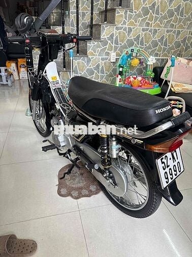 Honda Dream Thái Đen Xăng