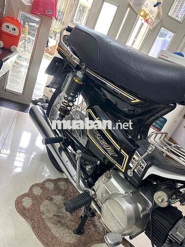 Honda Dream Thái Đen Xăng