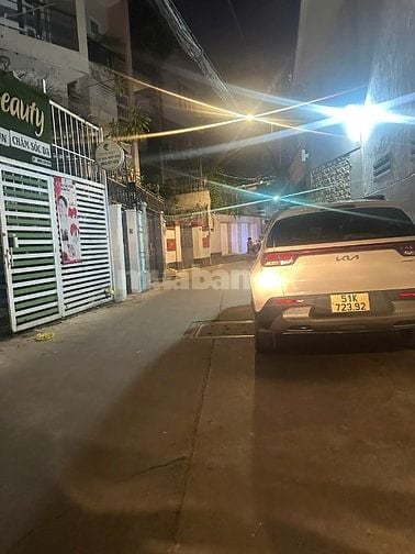 150 triệu/m2 Bán gấp HXH đường CMT8 - Q.10 DT 9,3 x 25m XD Hầm 7 Tầng 