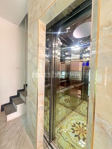  Bán nhà xây mới căn góc 2 thoáng, thang máy nguyên bản 05 tầng x 35 m