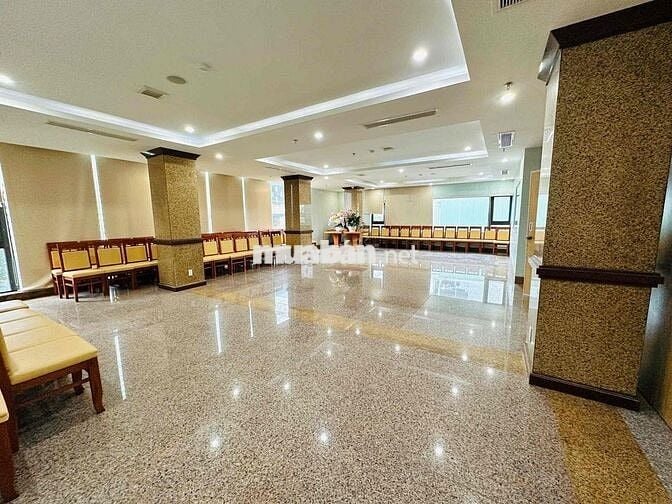 MB TẦNG 2 PHẠM VĂN ĐỒNG , DT:250m2, Ngang:12M Cần cho thuê nhanh