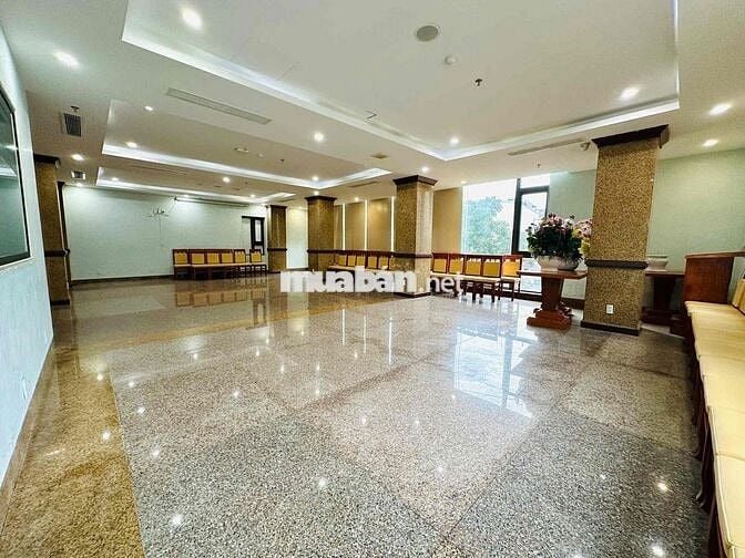MB TẦNG 2 PHẠM VĂN ĐỒNG , DT:250m2, Ngang:12M Cần cho thuê nhanh