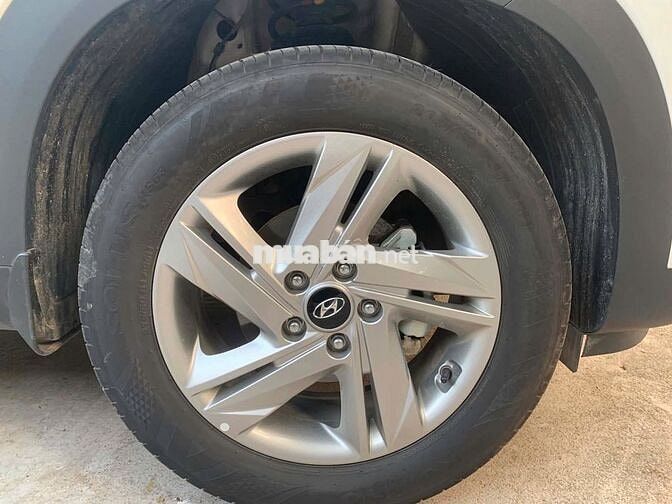 Hyundai Creta Tiêu chuẩn 2024 20000 km Trắng