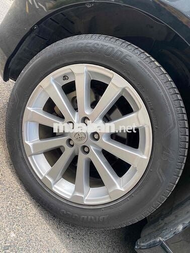 Toyota Venza 2024 5 chỗ Tự động Đen Mỹ