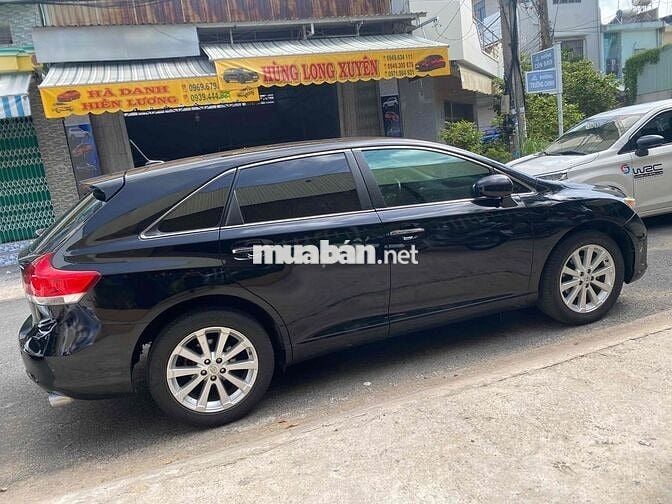 Toyota Venza 2024 5 chỗ Tự động Đen Mỹ