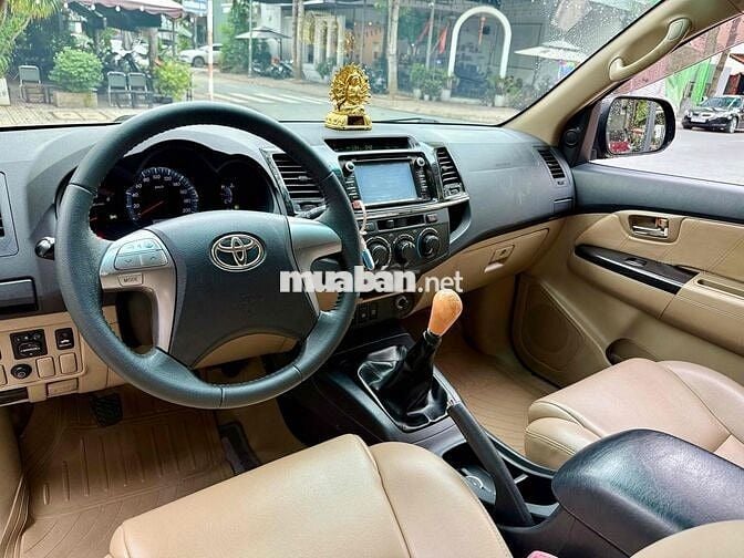 Toyota Fortuner 2016 Máy dầu Số sàn Đen