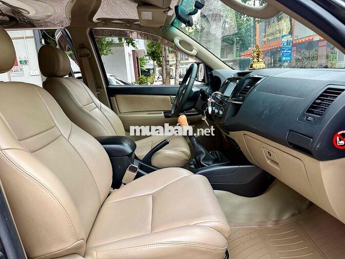 Toyota Fortuner 2016 Máy dầu Số sàn Đen