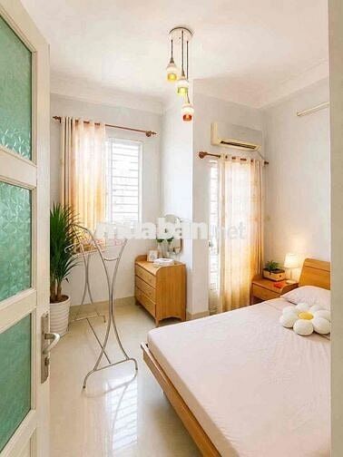 nhà 3 tầng 52m2 hẻm xe hơi sát mặt tiền dân trí cao chủ đi định cư