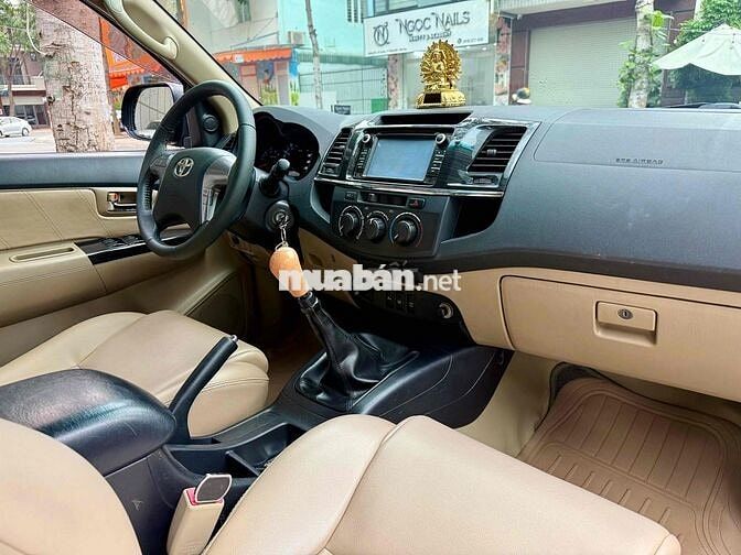 Toyota Fortuner 2016 Máy dầu Số sàn Đen