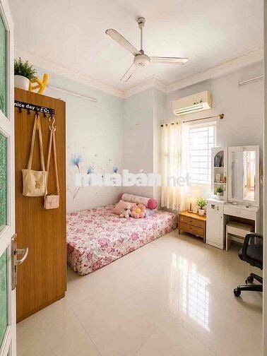 nhà 3 tầng 52m2 hẻm xe hơi sát mặt tiền dân trí cao chủ đi định cư