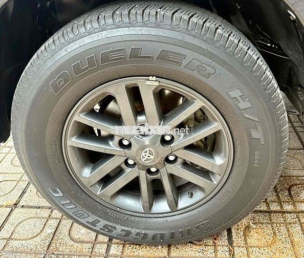 Toyota Fortuner 2016 Máy dầu Số sàn Đen