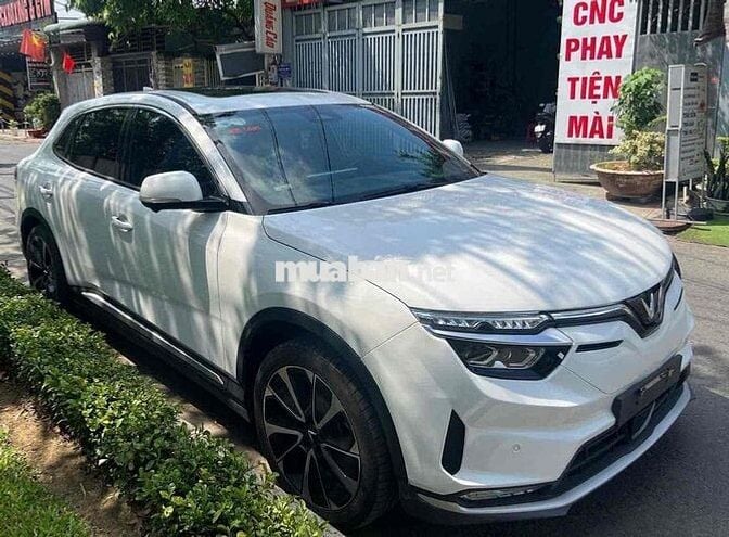 VinFast VF8 Plus 2023 Trắng ngọc trai 60.000 km