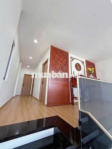Kẹt tiền nên bán lỗ nhà gác lửng gần Văn Miếu Trấn Biên . Giá 1ty750