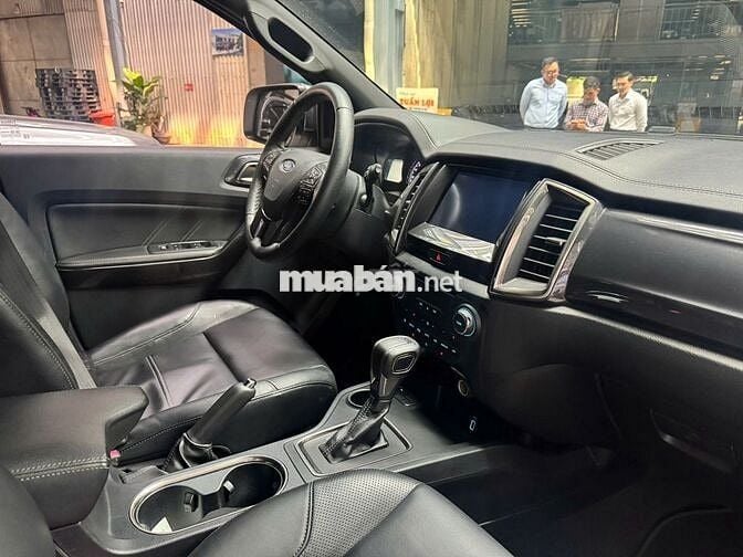 FORD EVEREST TITANIUM 4X2 Turbo 2020_xe Hãng XHĐ
