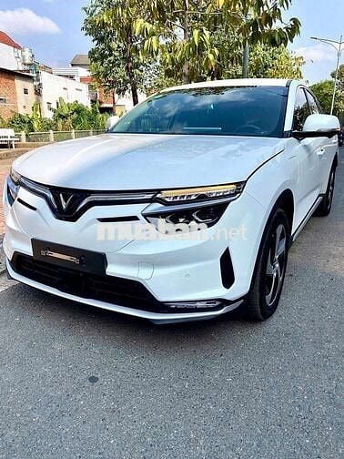 VinFast VF8 ECO 2023 Trắng ngọc 66000 km