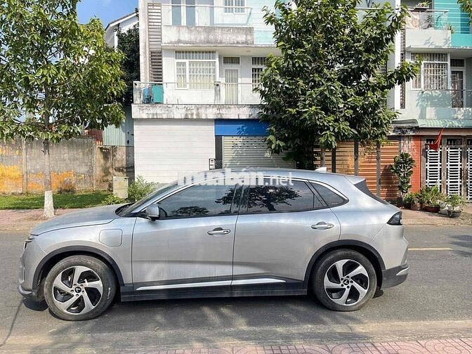 VinFast VF8 Eco 2023 Bạc